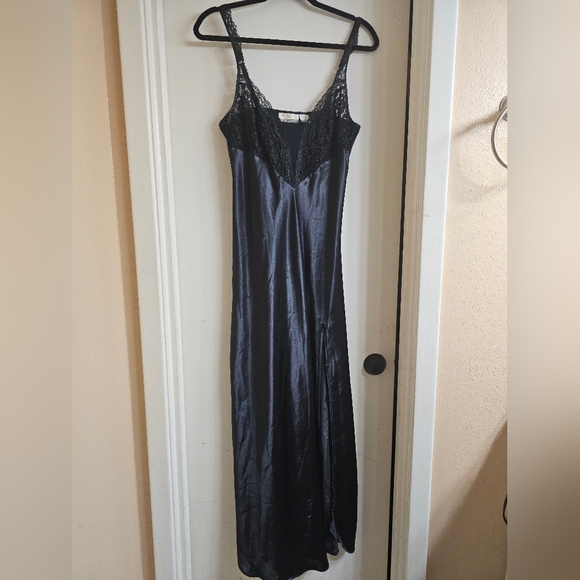 VICTORIA SECRET SLEEPWEAR - Picture 1 of 8